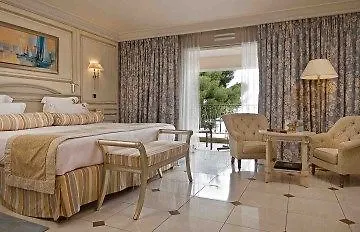 Le Club De Cavaliere And Le Lavandou